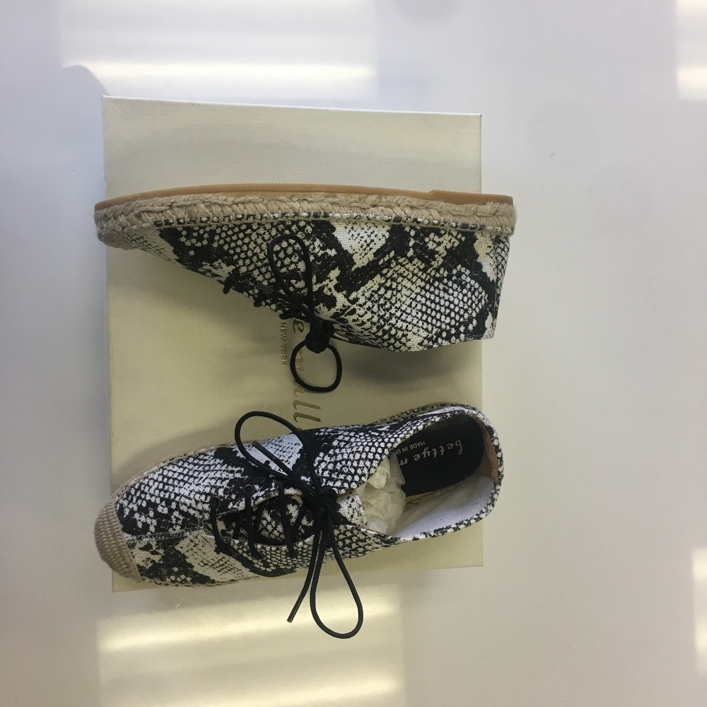 Women's Bettye Muller Espadrilles sz 37/7 NIB - Picture 2 of 3